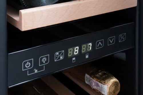 Winiarka Berg BRGWA17D