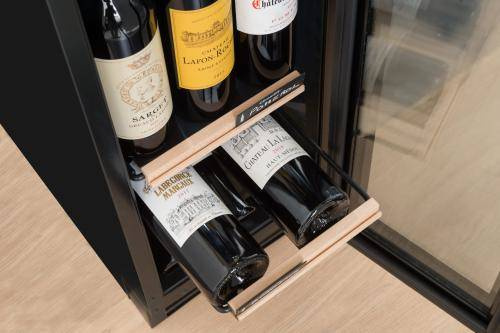 Winiarka Avintage AVU23TB1